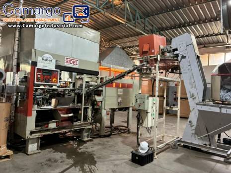 Sidel PET bottle blow molding machine, 4,000 bottles per hour. Sidel PET bottle blow molding machine, 4,000 bottles per hour.