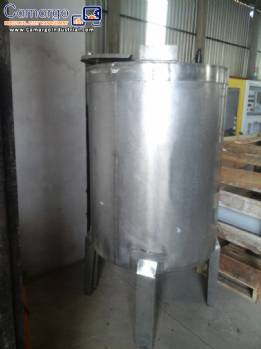 Stainless steel tank for 1000 liters