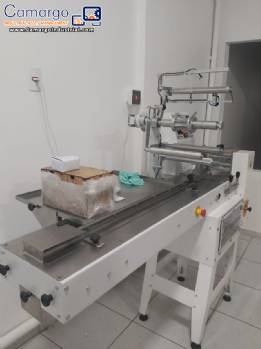 Flow pack packaging machine Kawamac