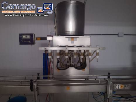 Linear filling machine with 14 nozzles with rinser and screw capper