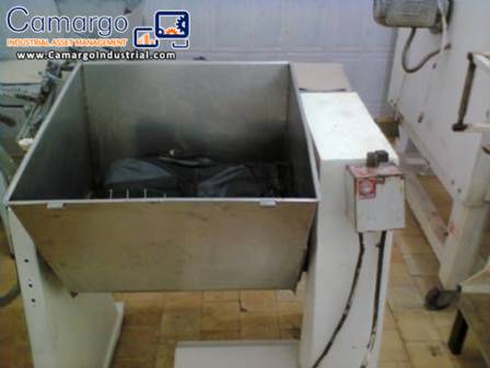 Dough and shaping machine