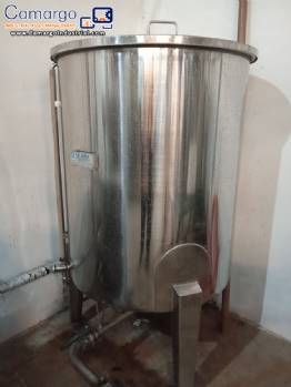 Zegla 1,000-liter stainless steel storage tank