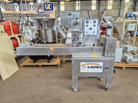 Daumeq 60-unit-per-minute flow pack packaging machine