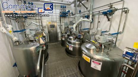 Multinational-scale beverage syrup manufacturing plant with high-standard imported equipment and a 316 stainless steel production line