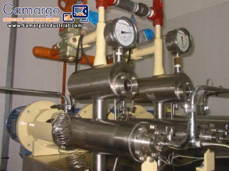 Extruder for margarines and vegetable fats