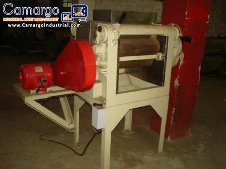 Crusher of oats and grains Crusher of oats and grains