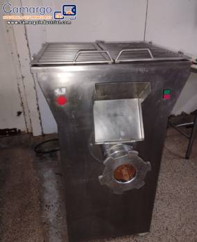 Meat grinder with 106 mm opening, 20 HP, up to 2 tons per hour, SOPAMA Meat grinder with 106 mm opening, 20 HP, up to 2 tons per hour, SOPAMA