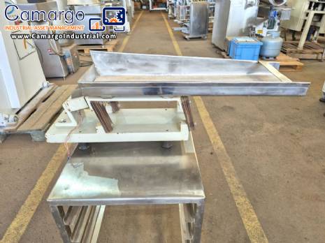 Vibrating trough for multi-head scale Vibrating trough for multi-head scale